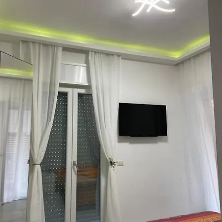 Mamuccia Posto Auto نابولي
