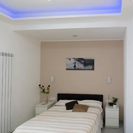 Mamuccia Posto Auto 4* نابولي